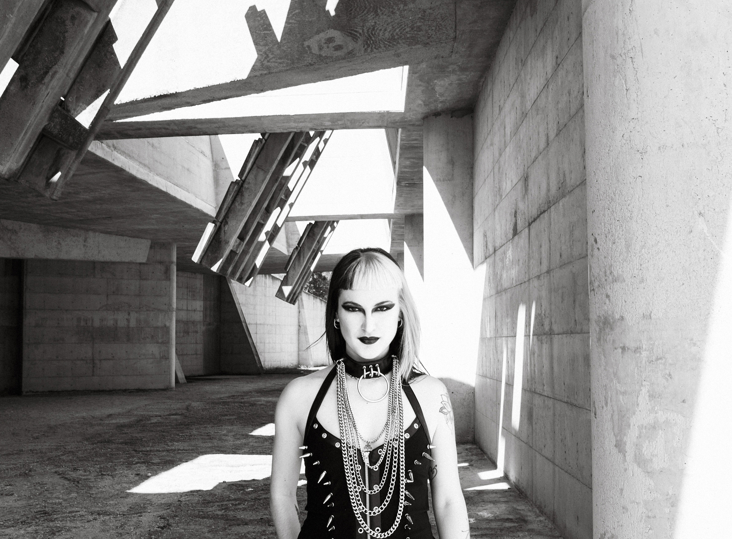 Carmilla Sioux_0230x (1)